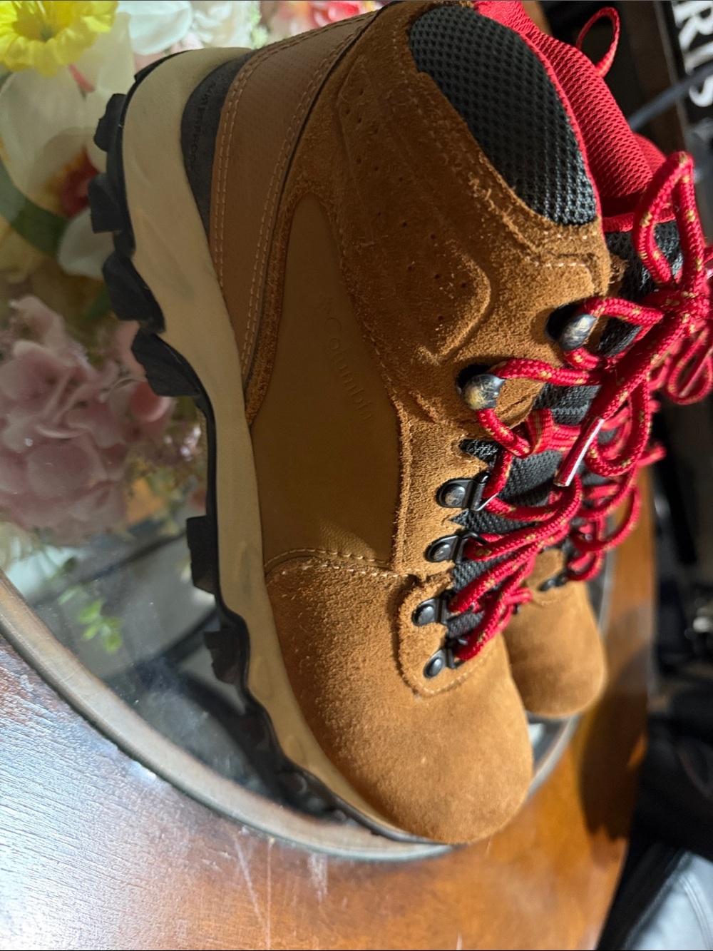 Columbia Brown Suede women Hiking Boots with Red Laces